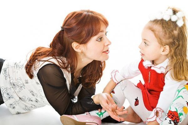 Jika anak tidak mau diajak bekerja sama dalam proses ini, berikan sanksi sesuai kesepakatan - 5 Tips Cerdas Mengajak Si Kecil ke Toko Mainan Anak