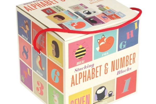 Mainan Angka dan Huruf - Mainan Anak Laki-Laki yang Baik untuk Merangsang Perkembangannya