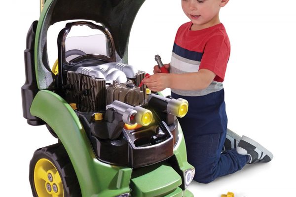 Menyadari kesalahan dan memperbaikinya - Manfaat Mainan Mobil Remot untuk Melatih Kecerdasan Emosional Anak