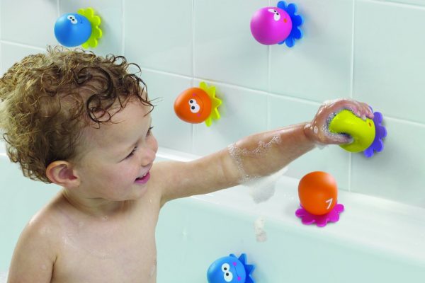 Pilih Mainan yang Mudah Dicuci - Tips-Tips yang Perlu Diperhatikan dalam Memilih Mainan Anak Perempuan