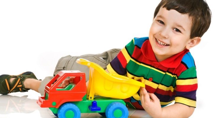 Apakah mainan tersebut diminati si kecil? - Perlukah Membeli Mainan Anak Terbaru? Pertimbangkan Hal Ini