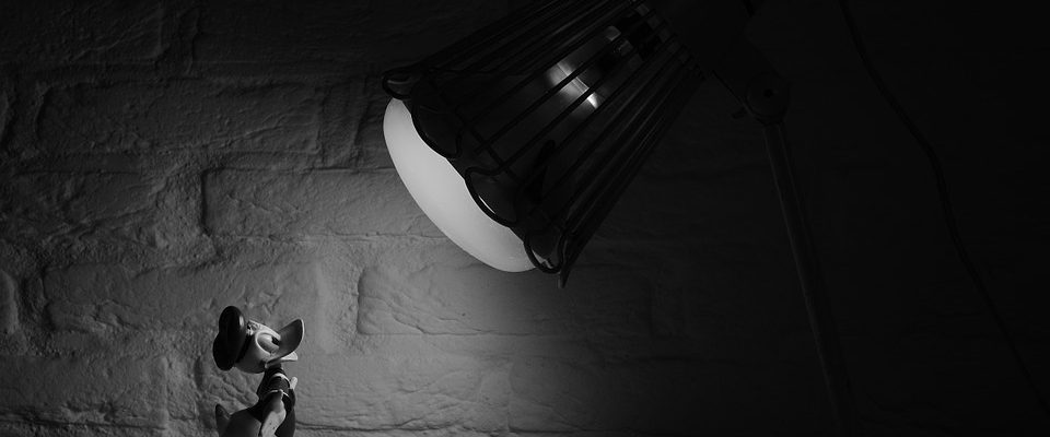 Tips Merawat Lampu Sorot LED Agar Lebih Tahan Lama - pixabay