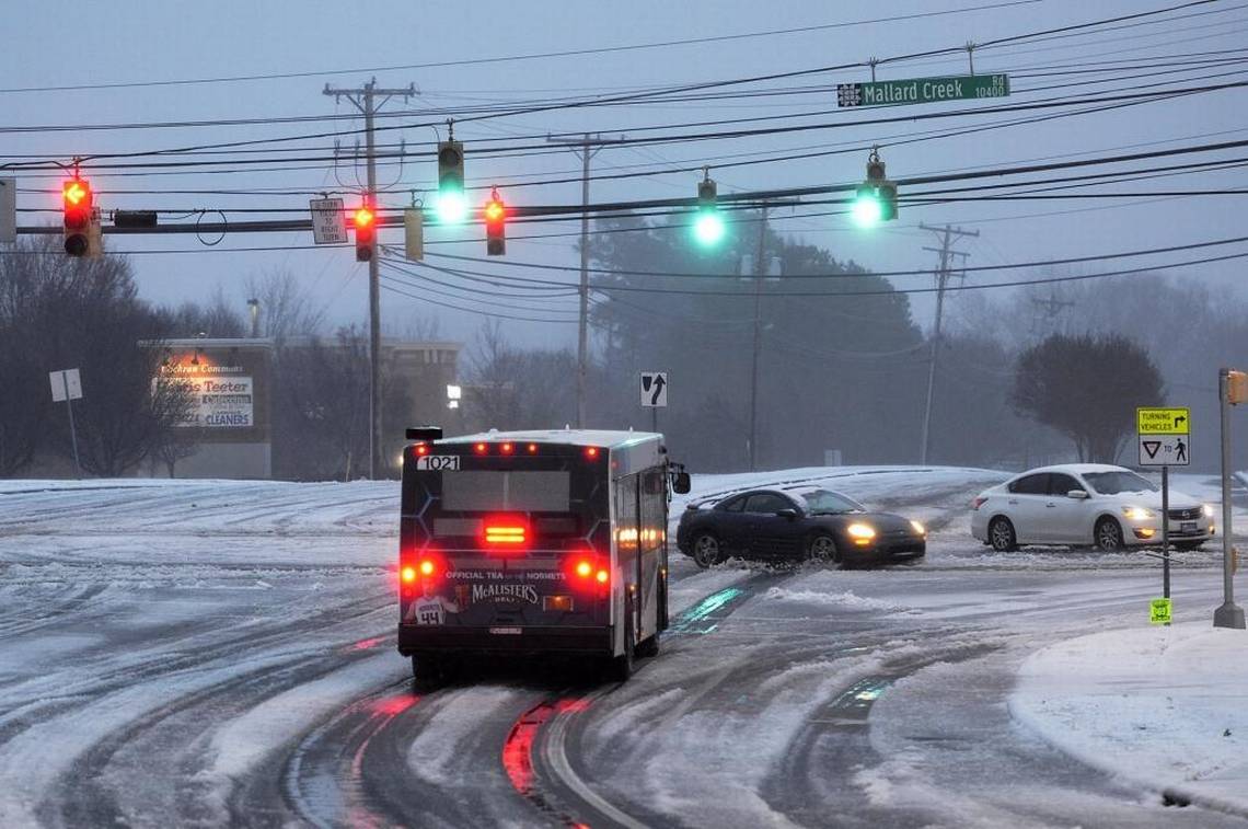 Digunakan sebagai Tanda - Inilah Fungsi Lampu Tembak yang Perlu Anda Ketahui - nancyonnorwalk.com