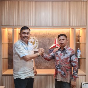 PAKAR IZIN teman baik dengan Bapak Drs Hendrik Sitompul, wakil ketua komisi VII DPR RI