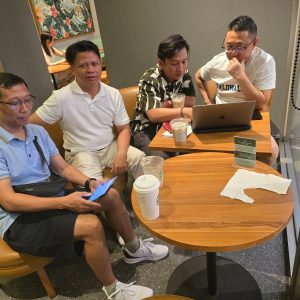 Pakar izin dengan pemilik pabrik mobil listrik dari china